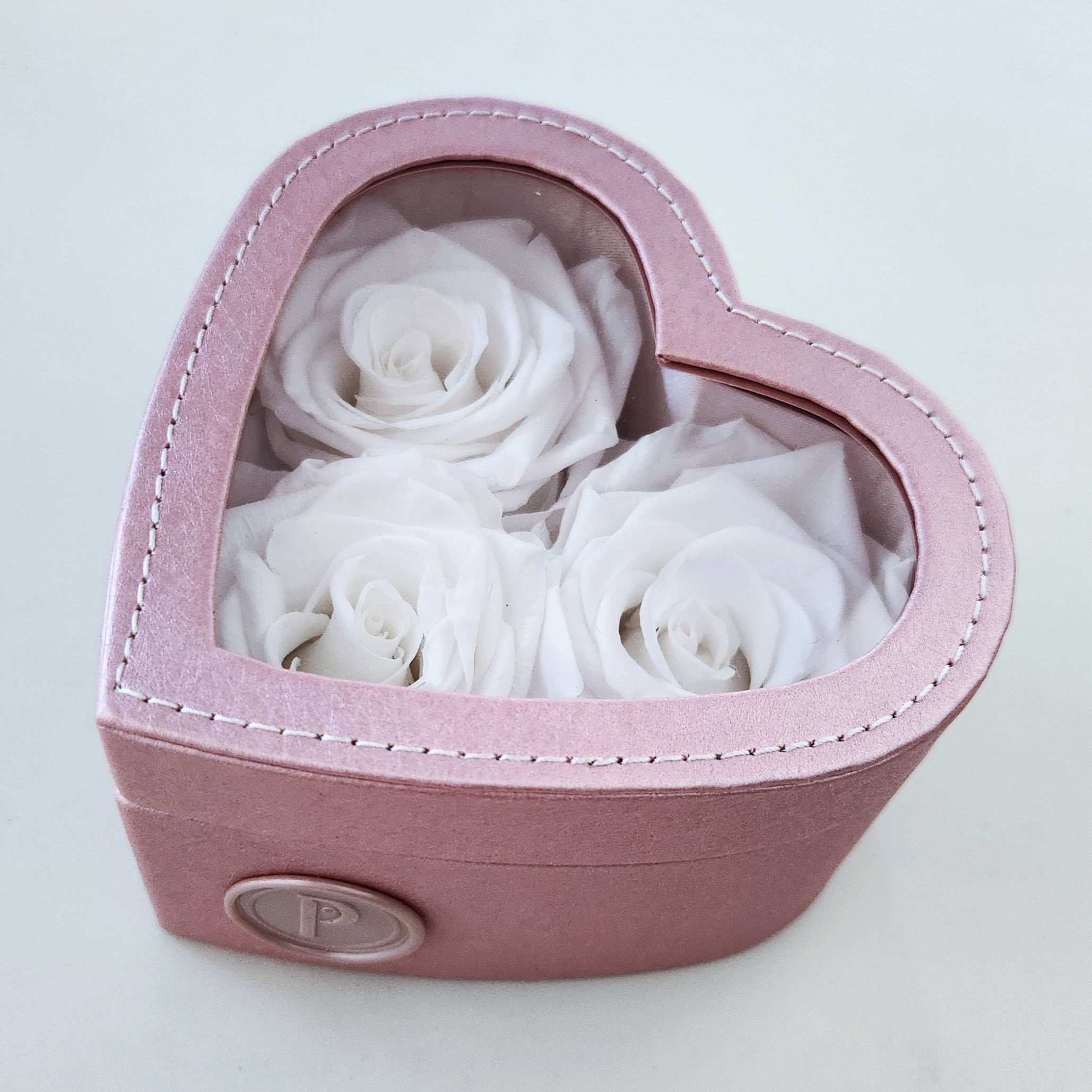 Heart-Shaped Acrylic Box of 3 Infinity Roses