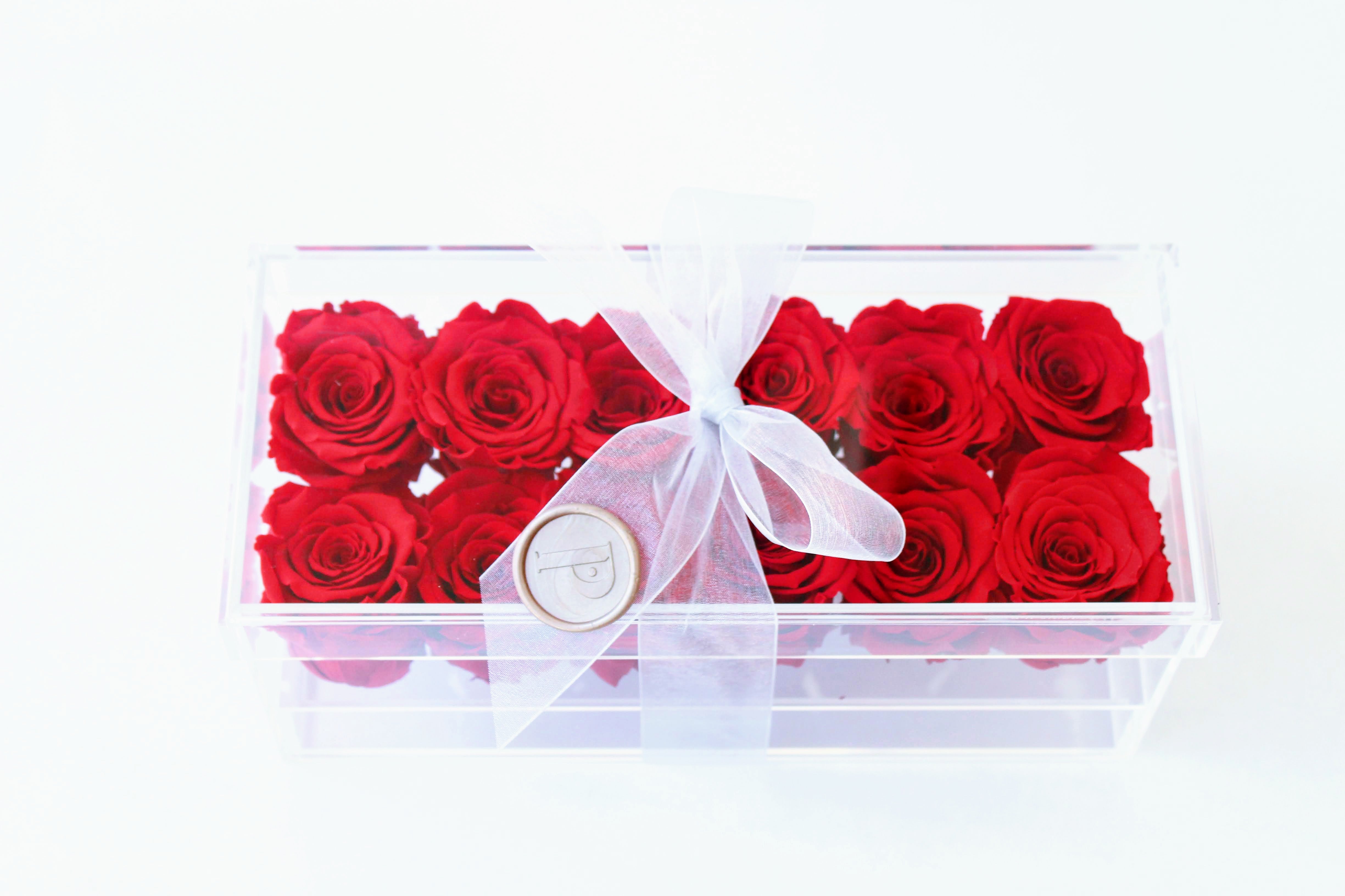 The Divine Dozen | 12 Infinity Roses Bouquet in a Box