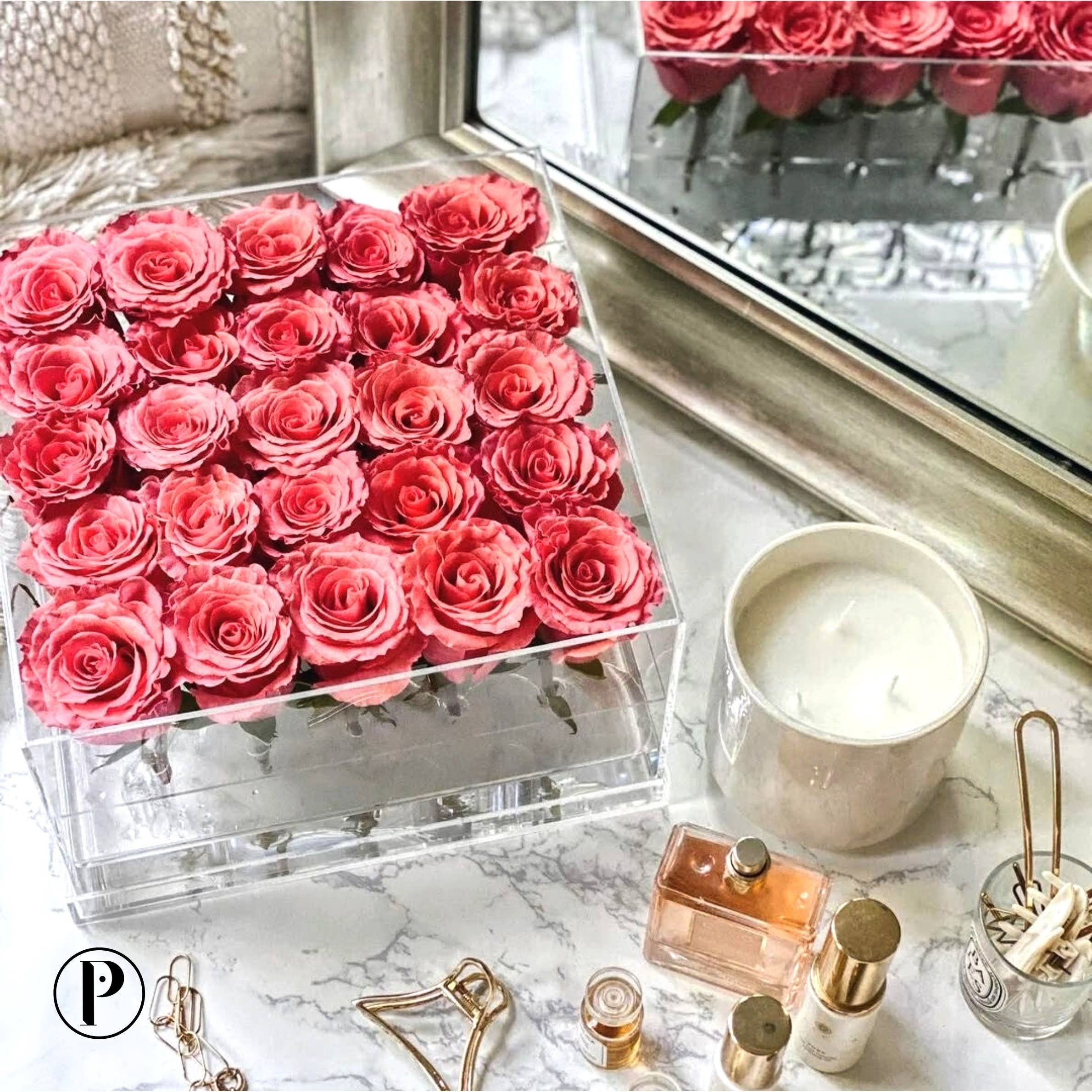 SRQ Modern Box | 25 Fresh-Cut Red Roses in a Square Acrylic Box