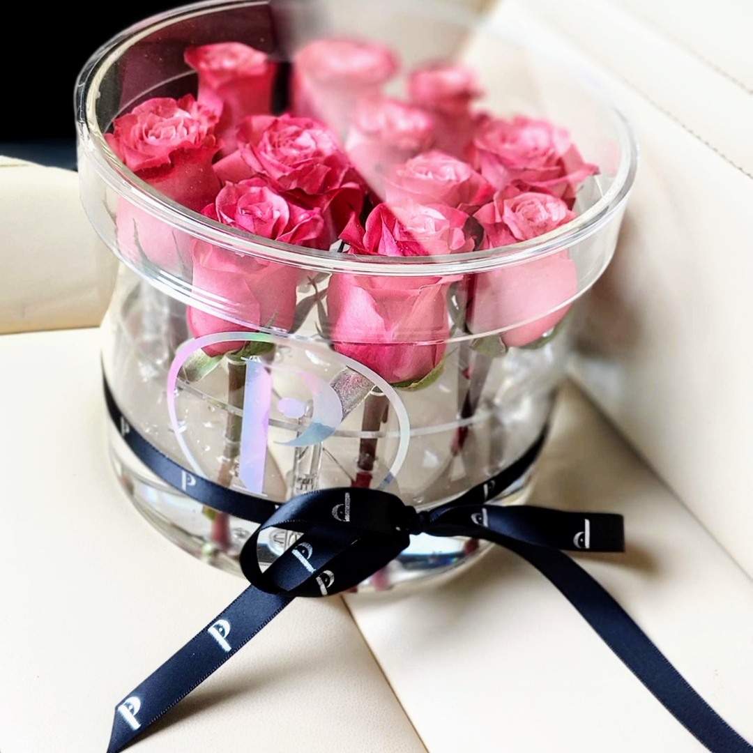 The Arden | Fresh-Cut Roses in Round Acrylic Box